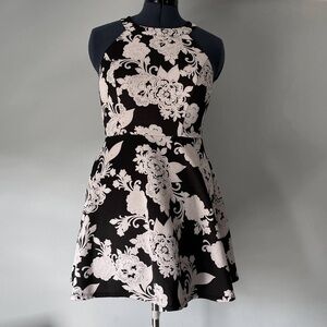 Trixxi Juniors Halter Tie Back Dress‎ Black with Pinkish Floral Print Sz Medium